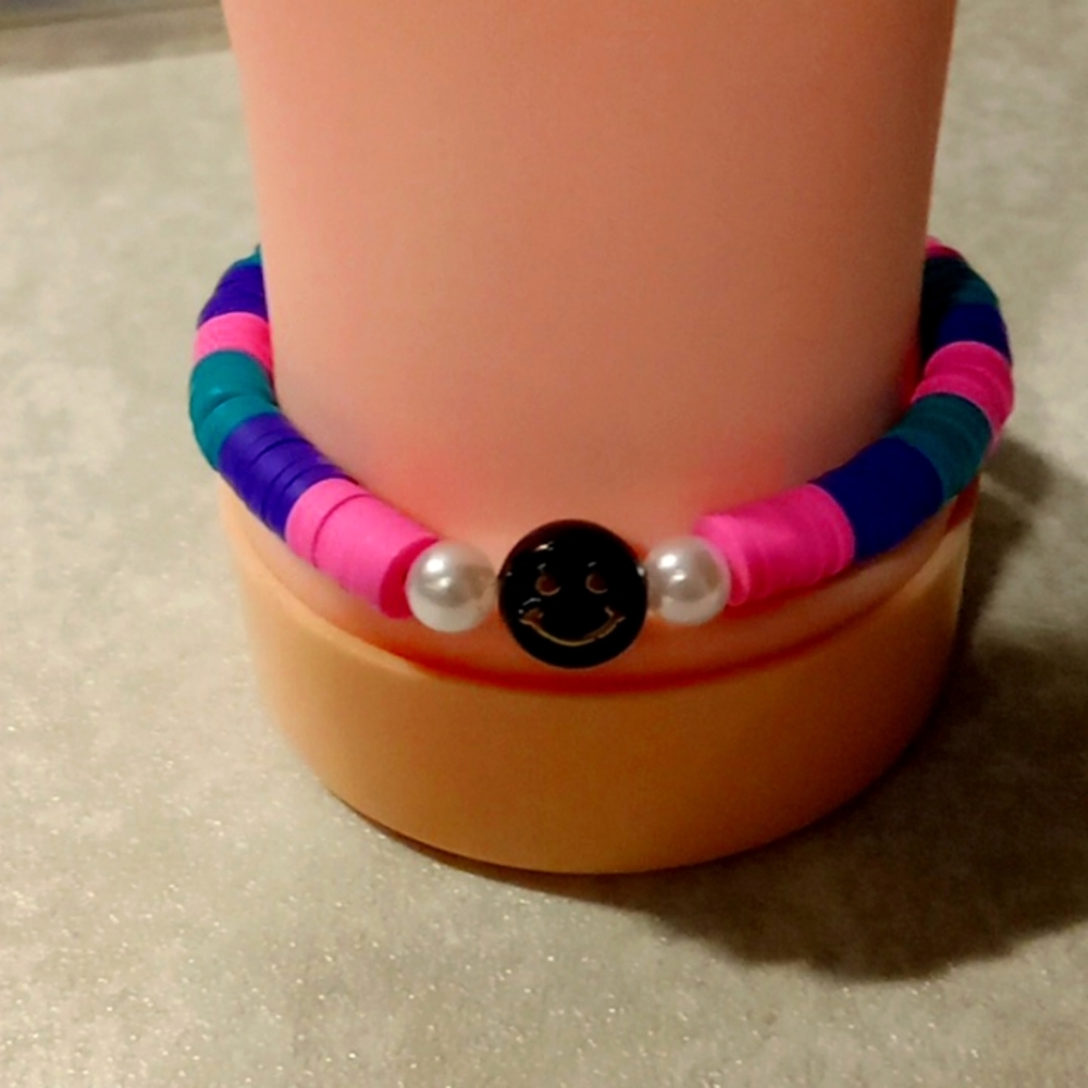 Bracelets - Picture 2 of 4